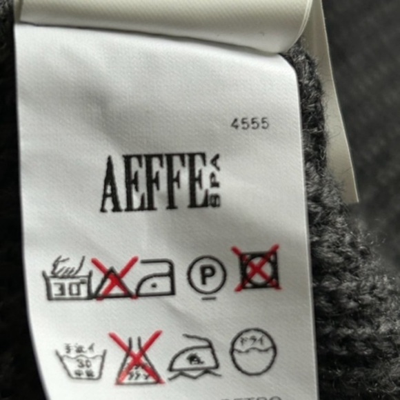 MOSCHINO WOOL RIBBED BODY DRESS WITH LACE PUFFS SLEEVS AND LACE DRESS HEM - Picture 11 of 14